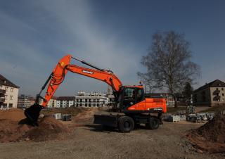 Gumikerekes kotrók Doosan DX 190 W
