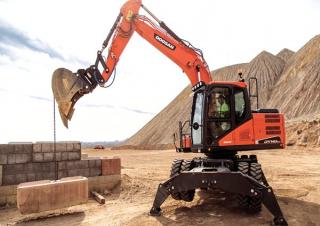 Gumikerekes kotrók Doosan DX140W-5