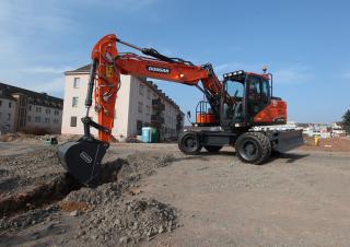 Gumikerekes kotrók Doosan DX140W-5