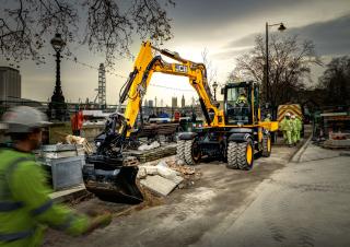 Gumikerekes kotrók JCB Hydradig 110W