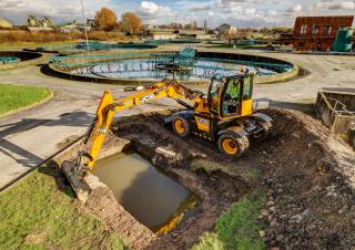 Gumikerekes kotrók JCB Hydradig 110W