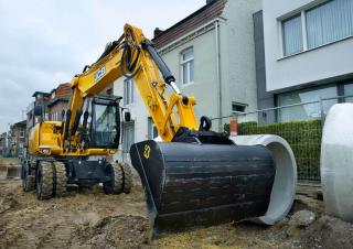 Gumikerekes kotrók JCB JS145W