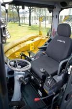 Gumikerekes kotrók Komatsu PW118MR-8