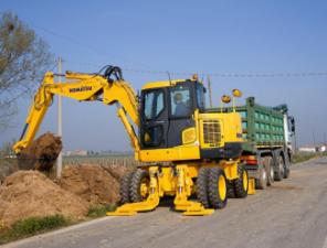 Gumikerekes kotrók Komatsu PW118MR-8