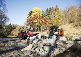 Gumikerekes kotrók Hitachi ZX145W-6