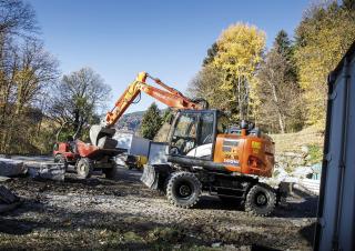 Gumikerekes kotrók Hitachi ZX145W-6