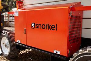 Ollós emelők Gumikerekes ollós személyemelők Snorkel S3370RT