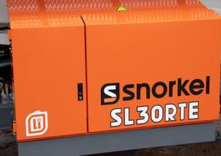 Ollós emelők Gumikerekes ollós személyemelők Snorkel SL30RTE