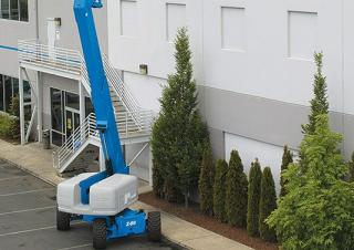 Gémes személyemelők Gumikerekes töretőgémes munkaállványok Genie Z-80/60