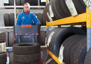 Teleszkópgémes személyemelők Gumikerekes vertikális emelésű munkaállványok Faraone Elevah 5 Tires 