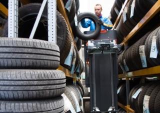 Teleszkópgémes személyemelők Gumikerekes vertikális emelésű munkaállványok Faraone Elevah 5 Tires 