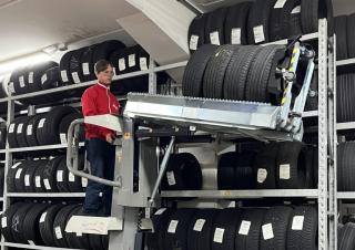 Teleszkópgémes személyemelők Gumikerekes vertikális emelésű munkaállványok Bravi Sprint TL