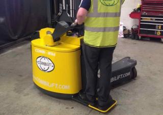 Raklapszállítók Gyalogkiséretű raklapemelák Combi-Lift Combi WR4 2000