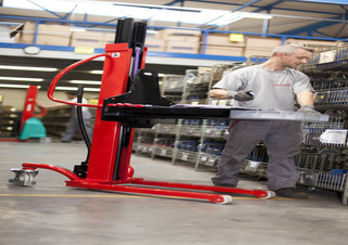 Raklapszállítók Gyalogkiséretű raklapemelák Manitou Kleos HM 500 D25