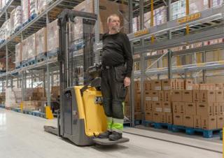Raklapszállítók Gyalogkiséretű raklapemelák Caterpillar NSV16N3S