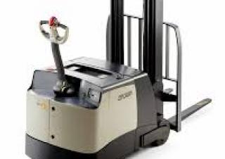 Raklapszállítók Gyalogkiséretű raklapemelák Crown SHC 5540-40 TT