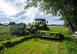 Hátra szerelhető kaszák - tárcsa és cond. Claas Disco 9700 RC Auto Swather 