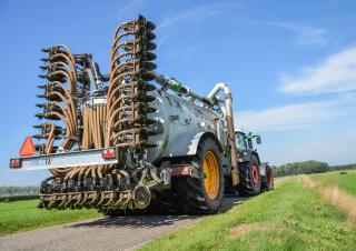 Hígtrágya és trágya technológiák Hígtrágya injektálók Joskin SOLODISC 7740/36SDH