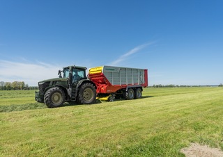 Hígtrágyás pótkocsik Pöttinger Jumbo 7400