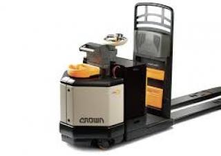 Horizontál kommisiózó targoncák Crown PC 4500-80