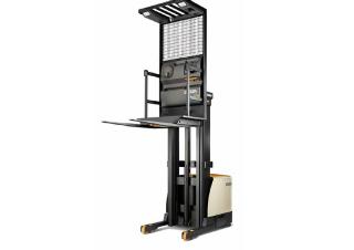 Horizontál kommisiózó targoncák Crown SP 3500-30