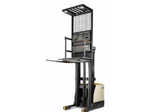Horizontál kommisiózó targoncák Crown SP 4000-30