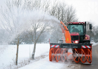 Téli kapbantartási gépek Hóvágók Pronar OFW 2.6 
