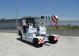 Ipari mobildaruk Valla 120 E