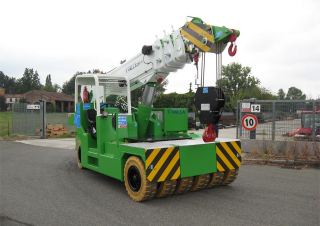 Ipari mobildaruk Valla 250 EC