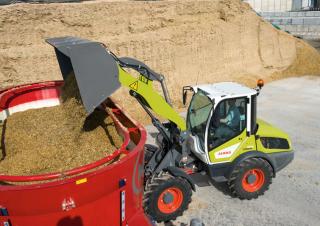 Kerti rakodógépek Claas Torion 639