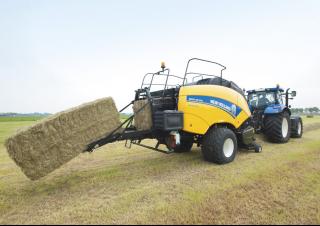 Kockabálázók New Holland BB 890 PC