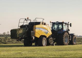 Kockabálázók New Holland BB 890 PC