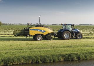Kockabálázók New Holland BB 890 PC