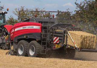 Kockabálázók Massey Ferguson MF 2370UHDTC