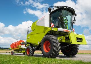 Kombájnok Claas Avero 160