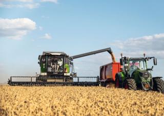 Kombájnok Fendt Corus 518 MCS Reis 