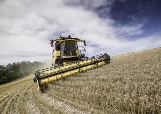Kombájnok New Holland CX5.90 Laterale 