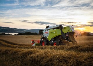 Kombájnok Claas Evion 430 Maxi    