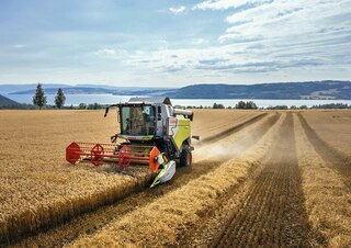 Kombájnok Claas Evion 450 Maxi    