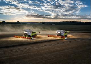 Kombájnok Claas Lexion 8800 TerraTrac 