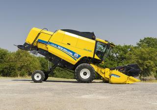 Kombájnok New Holland TC 5.80 SCR