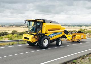 Kombájnok New Holland TC5.90 ST5 