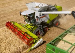 Kombájnok Claas Trion 530 TerraTrac   