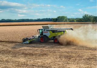 Kombájnok Claas Trion 740