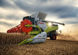 Kombájnok Claas Trion 750 Montana   