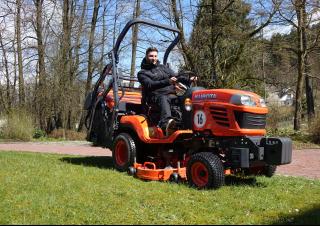 Járművek Kommuniális traktorok - elülső felfüggesztéssel Kubota G 26 HD