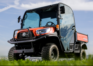 Járművek Kommuniális traktorok - elülső felfüggesztéssel Kubota RTV 900 R-EC