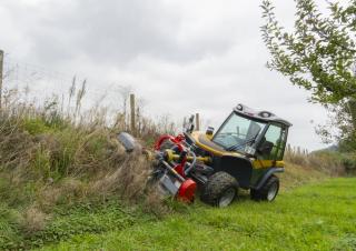 Járművek Kommuniális traktorok - elülső felfüggesztéssel Aebi TT 206+
