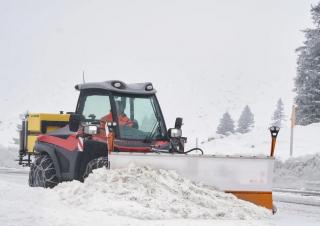 Járművek Kommuniális traktorok - elülső felfüggesztéssel Aebi TT 206+