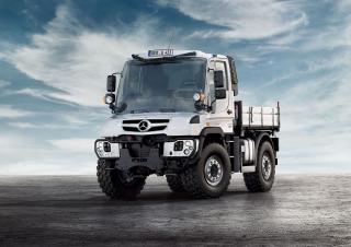 Járművek Kommuniális traktorok - elülső felfüggesztéssel Unimog U 423 Euro 5